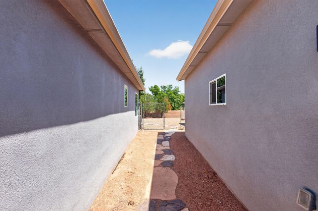 1400 Hillside Drive SW, Los Lunas, NM 87031