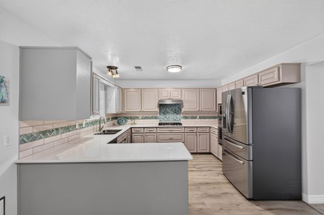 1400 Hillside Drive SW, Los Lunas, NM 87031