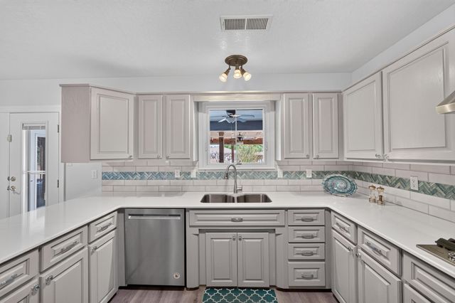 1400 Hillside Drive SW, Los Lunas, NM 87031