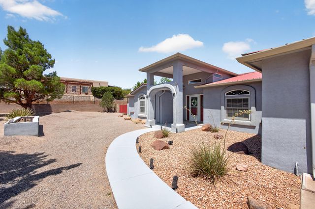 1400 Hillside Drive SW, Los Lunas, NM 87031