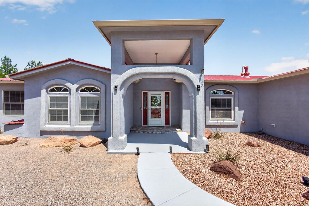 1400 Hillside Drive SW, Los Lunas, NM 87031