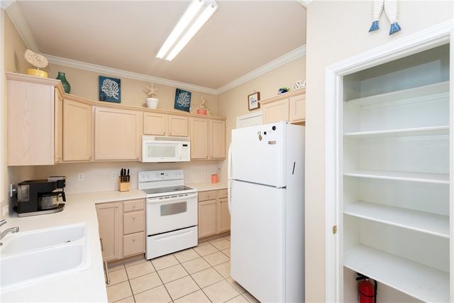 15102 Leeward Dr 702, Corpus Christi, TX 78418