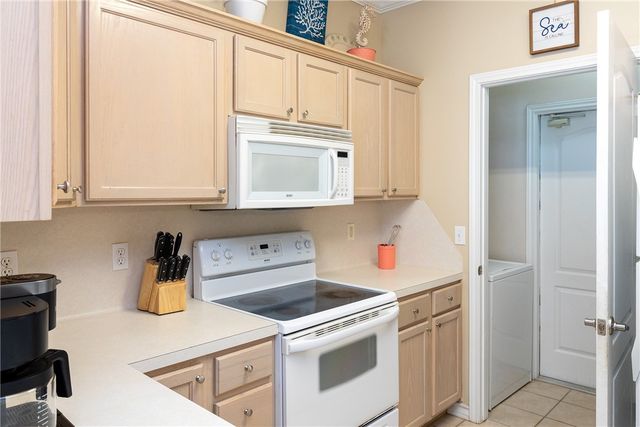 15102 Leeward Dr 702, Corpus Christi, TX 78418