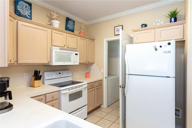 15102 Leeward Dr 702, Corpus Christi, TX 78418