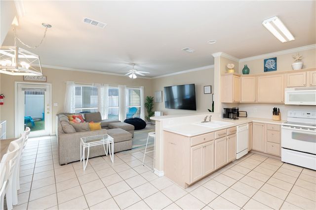 15102 Leeward Dr 702, Corpus Christi, TX 78418