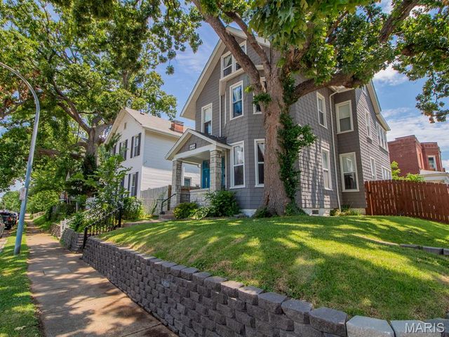 6454 Virginia Avenue, St Louis, MO 63111