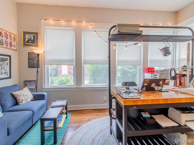 6454 Virginia Avenue, St Louis, MO 63111