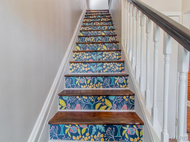 6454 Virginia Avenue, St Louis, MO 63111
