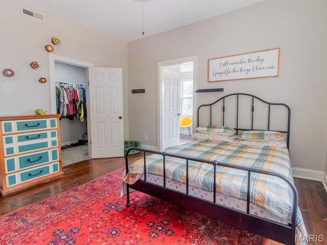 6454 Virginia Avenue, St Louis, MO 63111