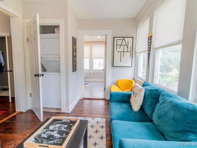 6454 Virginia Avenue, St Louis, MO 63111