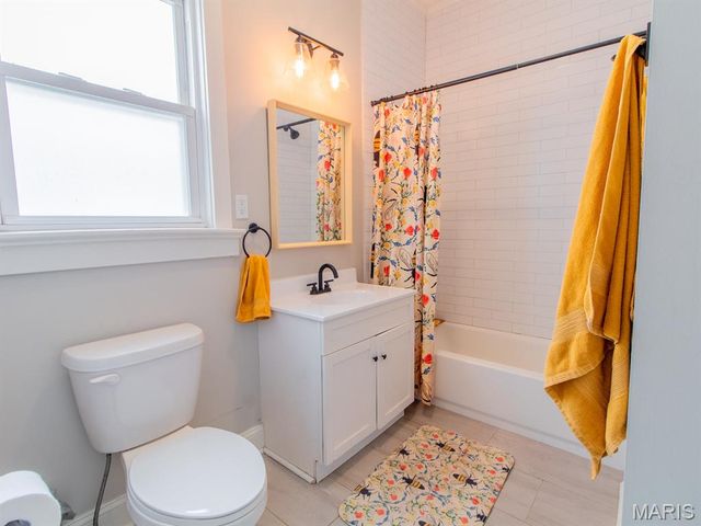 6454 Virginia Avenue, St Louis, MO 63111