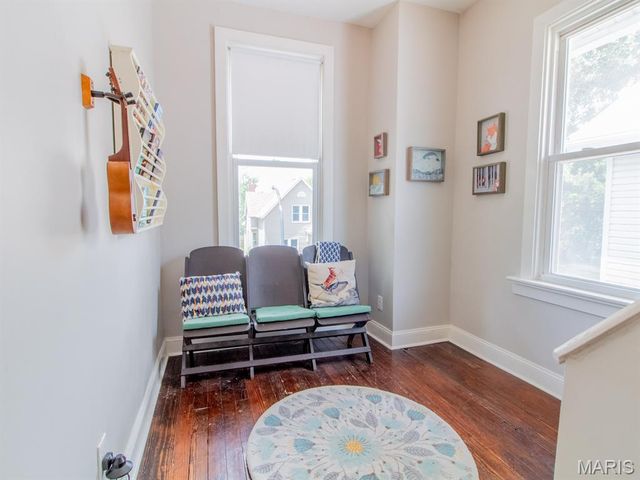 6454 Virginia Avenue, St Louis, MO 63111