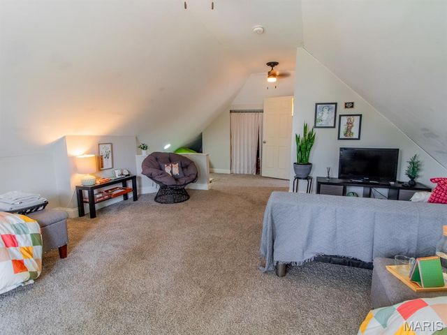 6454 Virginia Avenue, St Louis, MO 63111