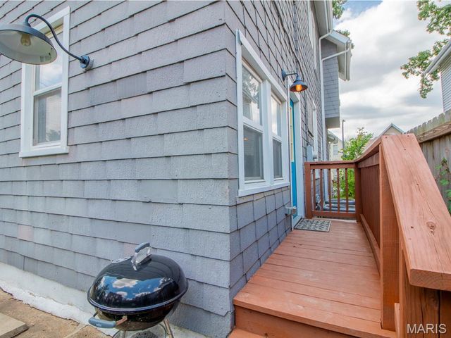 6454 Virginia Avenue, St Louis, MO 63111