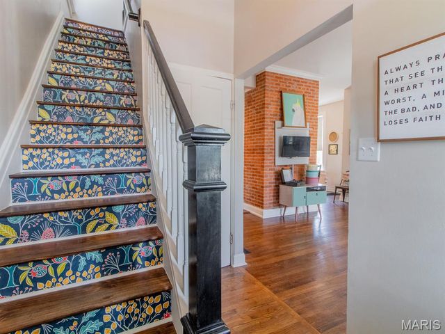 6454 Virginia Avenue, St Louis, MO 63111