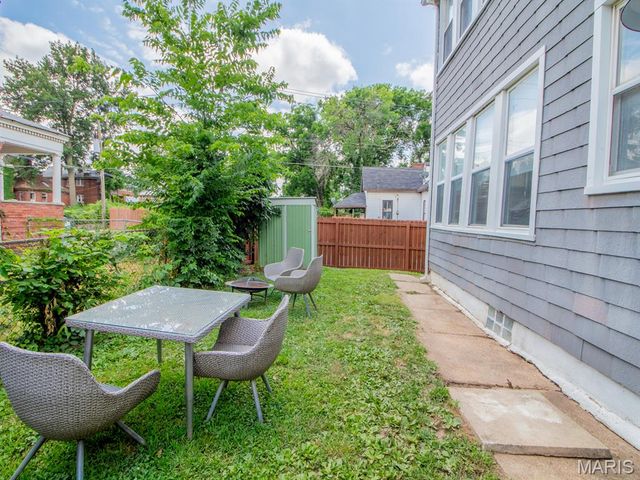 6454 Virginia Avenue, St Louis, MO 63111