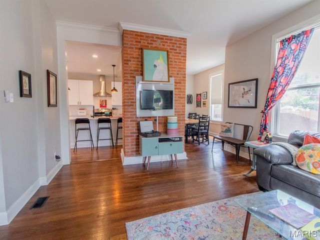 6454 Virginia Avenue, St Louis, MO 63111