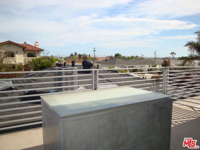 4515 McConnell Avenue 4, Los Angeles, CA 90066