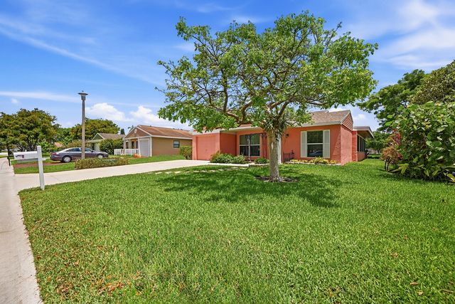 8131 Country Park Drive, Boca Raton, FL 33433