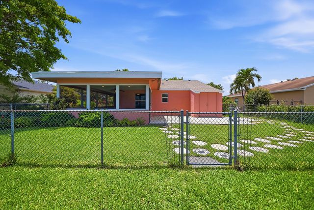 8131 Country Park Drive, Boca Raton, FL 33433