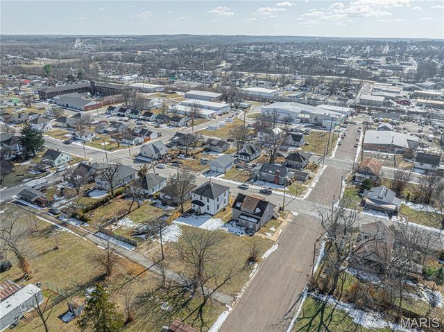 105 E Roosevelt Avenue, Union, MO 63084