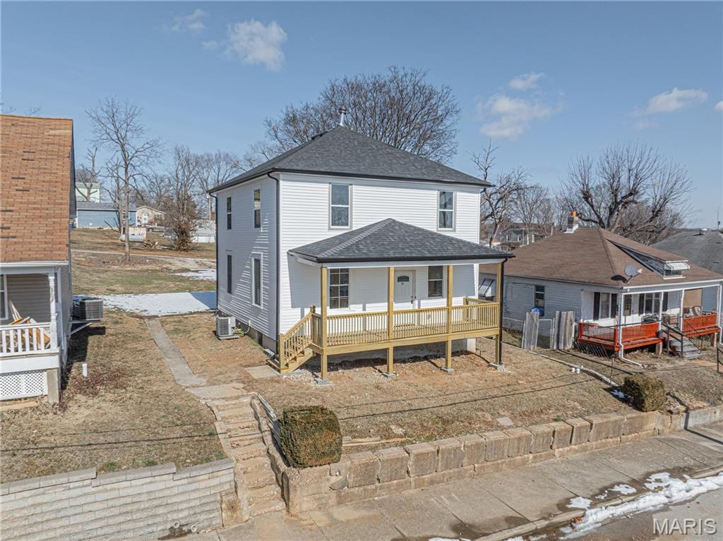 105 E Roosevelt Avenue, Union, MO 63084