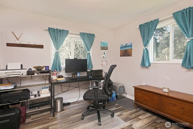 397 Lagoon Point Road, Greenbank, WA 98253