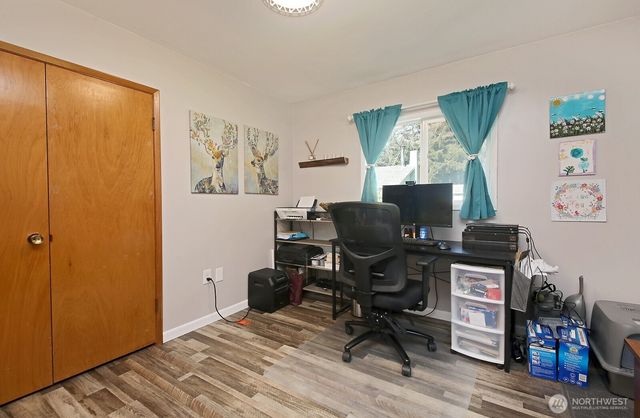 397 Lagoon Point Road, Greenbank, WA 98253