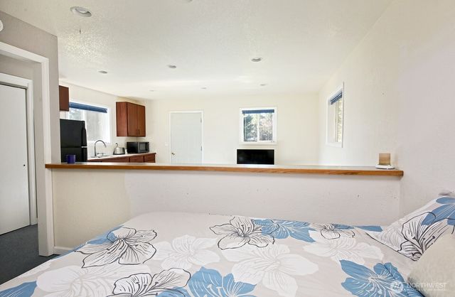 397 Lagoon Point Road, Greenbank, WA 98253