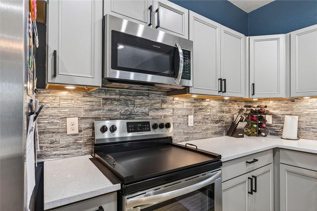 2967 JOHANNESBERG ROAD, North Port, FL 34288