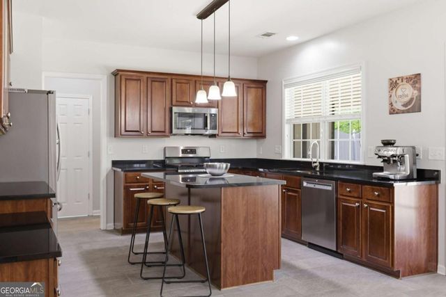 210 Revillion Way, Woodstock, GA 30188