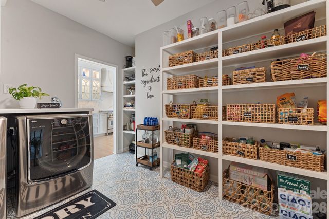172 Mariner Pointe Lane, Mooresville, NC 28117