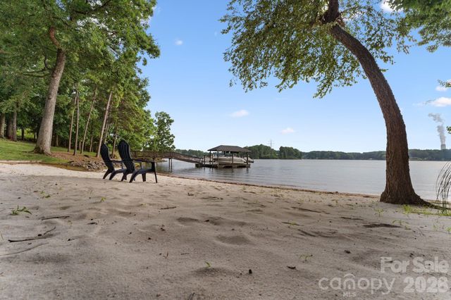 172 Mariner Pointe Lane, Mooresville, NC 28117