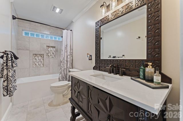 172 Mariner Pointe Lane, Mooresville, NC 28117