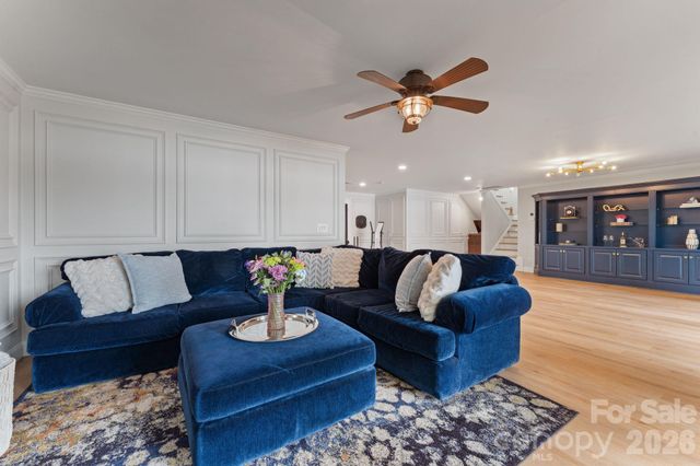172 Mariner Pointe Lane, Mooresville, NC 28117
