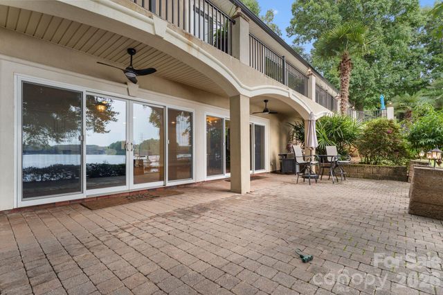 172 Mariner Pointe Lane, Mooresville, NC 28117