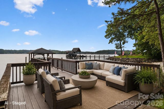 172 Mariner Pointe Lane, Mooresville, NC 28117