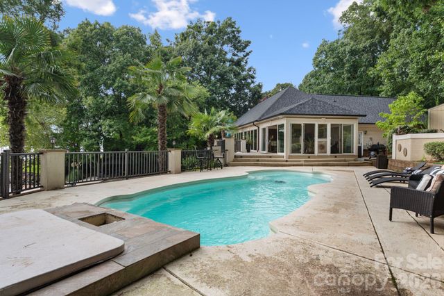 172 Mariner Pointe Lane, Mooresville, NC 28117