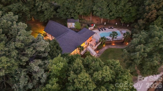 172 Mariner Pointe Lane, Mooresville, NC 28117