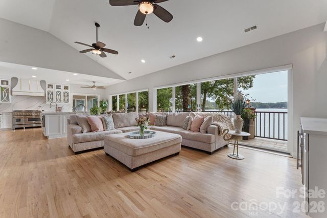 172 Mariner Pointe Lane, Mooresville, NC 28117