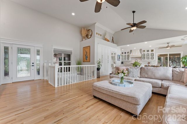 172 Mariner Pointe Lane, Mooresville, NC 28117