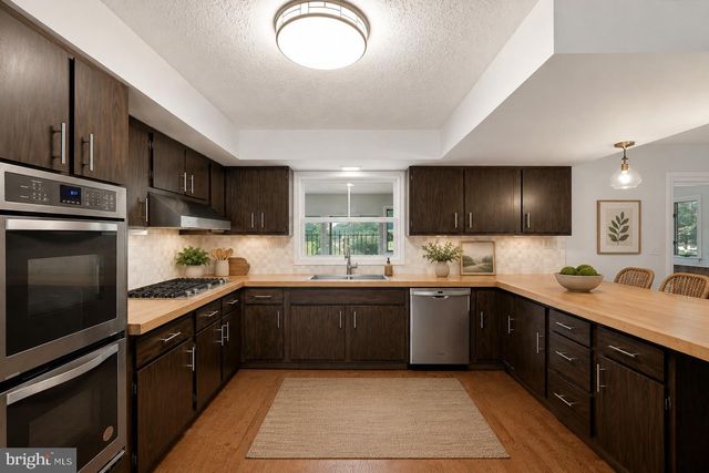 1317 CAROLINE ST, Winchester, VA 22601