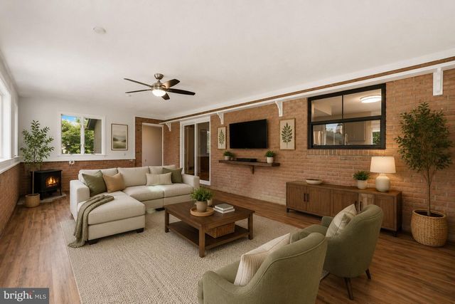 1317 CAROLINE ST, Winchester, VA 22601