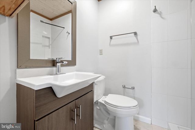 1317 CAROLINE ST, Winchester, VA 22601