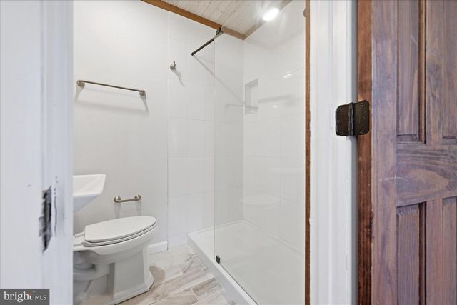 1317 CAROLINE ST, Winchester, VA 22601