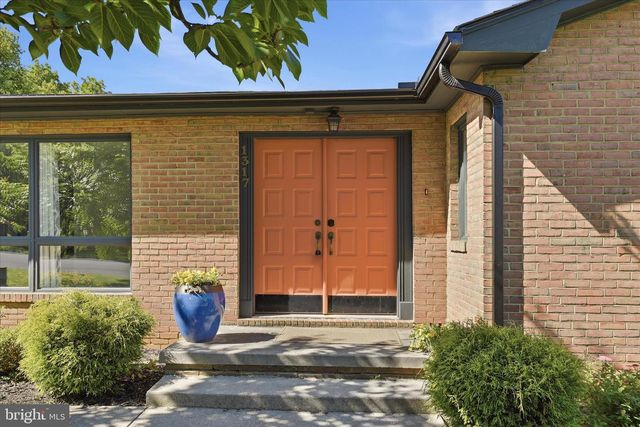 1317 CAROLINE ST, Winchester, VA 22601