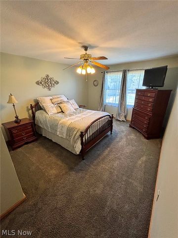 907 Park Village Drive, Louisville, OH 44641