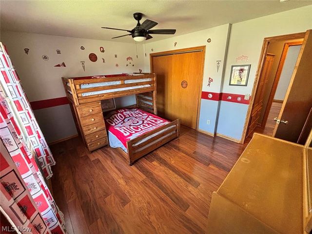 907 Park Village Drive, Louisville, OH 44641