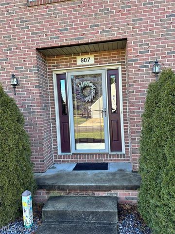 907 Park Village Drive, Louisville, OH 44641