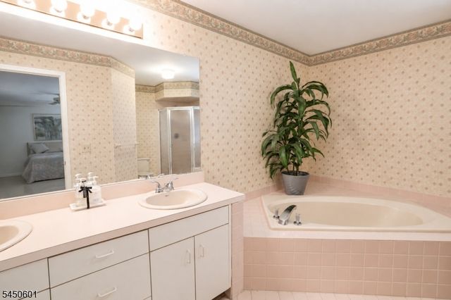 96 Easedale Rd, Wayne Twp., NJ 07470